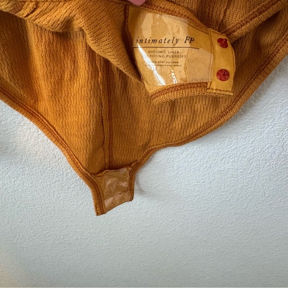 Free People Sloane Henley Body Suit in Amber Rust NWT - Picture 5 of 7